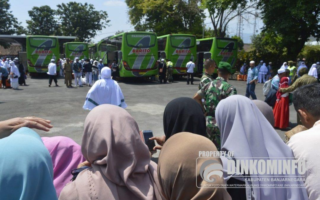 Tangis Haru Warnai Kepulangan Jemaah Haji Banjarnegara