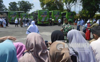 Tangis Haru Warnai Kepulangan Jemaah Haji Banjarnegara