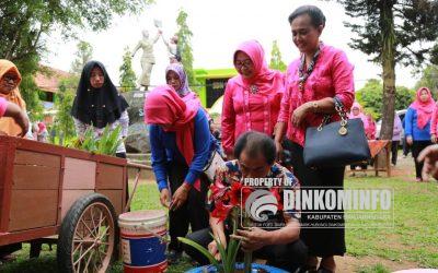 “Jamu Ibu” Telah Sumbang 2.500 Bibit Bunga untuk Percantik Jalan Nasional