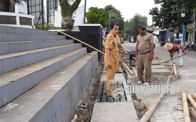 Bupati Minta Pengerjaan Drainase Alun Alun Dikebut