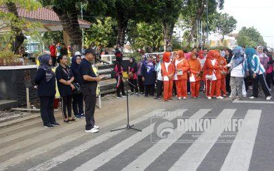 Peringati Hari Ibu, PKK Gelar Jalan Sehat