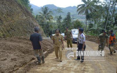 Pembersihan Tebing Longsor Mlaya Kerahkan Ratusan Relawan