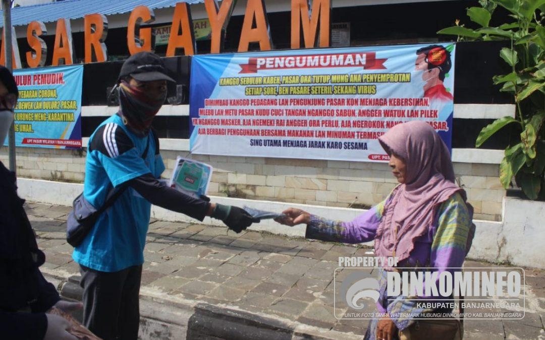 Siswa SMK 1 Bawang Gelar Aksi Bagi Masker Kain