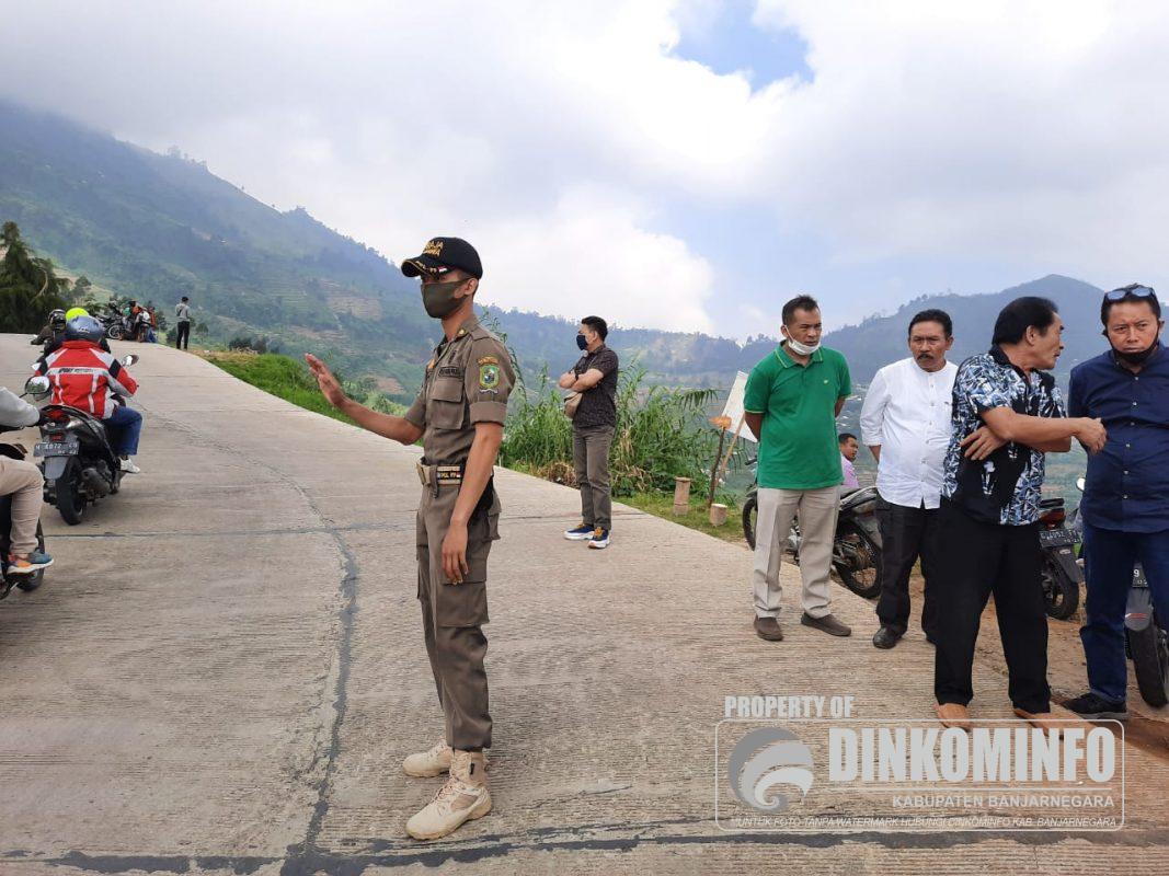 Bupati Budhi Sarwono Jajaki Potensi Wisata di Perbatasan Dieng – Batang