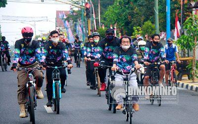 Sepeda Santuy PKK Banjarnegara Meriahkan HUT ke-75 RI