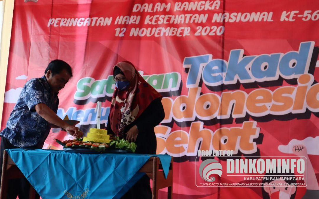 Bupati Serahkan 8 Ambulans pada Peringatan HKN di Banjarnegara