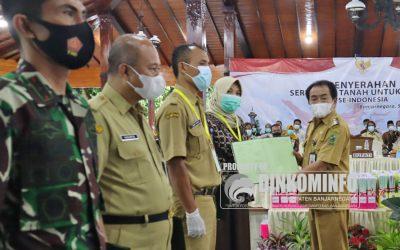Kantor Pertanahan Banjarnegara Kembali Bagikan Sertifikat PTSL
