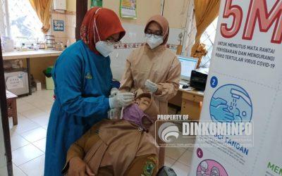 Jelang Pembelajaran Tatap Muka, Ratusan Guru Test Rapid Antigen