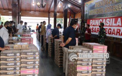 Pemkab dan TNI Kirim Lima Ribu Dus Susu untuk Menambah Imun Masyarakat dan Nakes