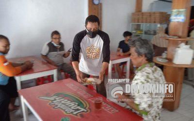 Warung Makan Rakyat Sediakan Ratusan Porsi Makan Gratis
