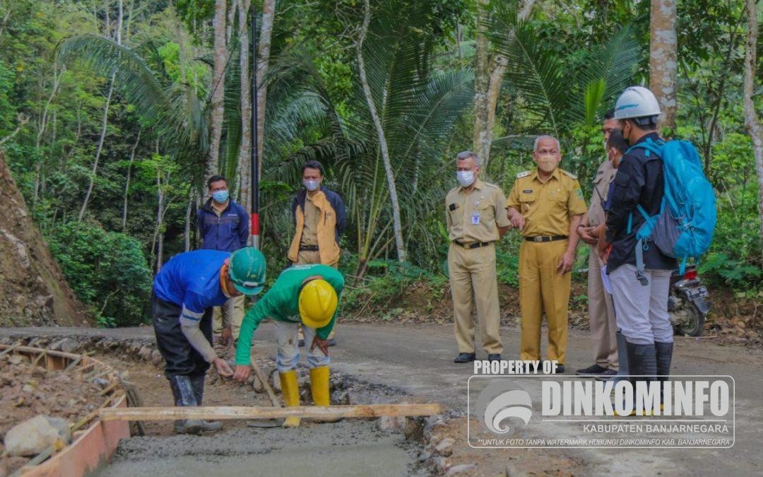 Tinjau Pembangunan Fisik, Plh Bupati ajak Masyarakat Ikut Awasi Proyek Pembangunan Infrastruktur