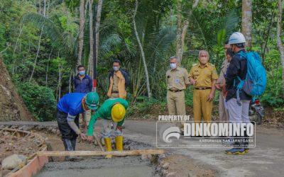 Tinjau Pembangunan Fisik, Plh Bupati ajak Masyarakat Ikut Awasi Proyek Pembangunan Infrastruktur