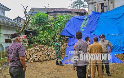 Sambangi Lokasi Tanah Longsor, Plh Bupati Banjarnegara : Harus Ditangani Lebih Lanjut Untuk Memberikan Rasa Aman Pada Warga