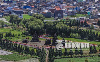 Hari Kesaktian Pancasila, Komplek Candi Arjuna dikelilingi bendera merah putih