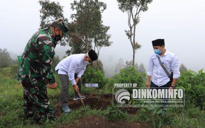 Menanam Pohon, Upaya Menjaga Wilayah Telaga Dringo Tetap Lestari