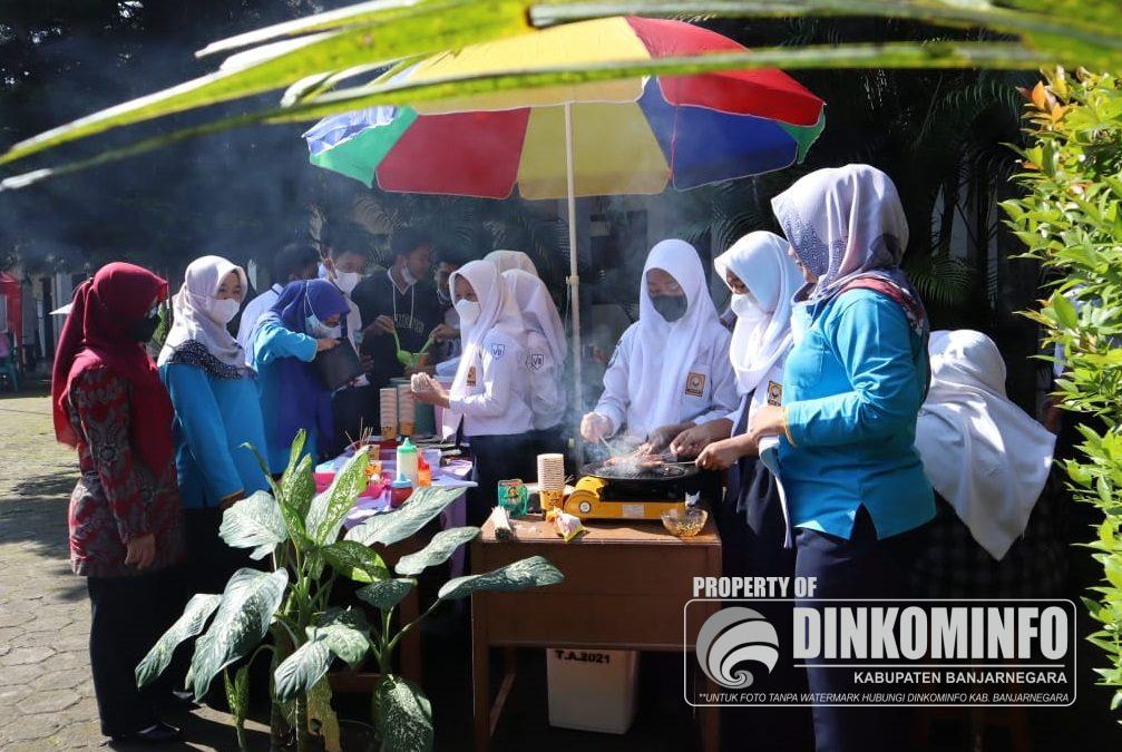 Market Day Tumbuhkan Jiwa Kreativitas Siswa SMP Negeri 1 Bawang
