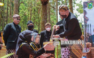 Festival Pring Pethuk, Cara Unik Warga Desa Pekandangan Bayar PBB