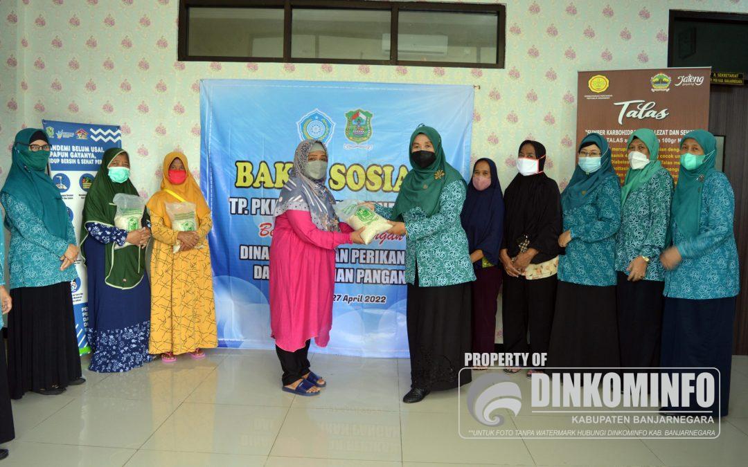Baksos PKK Banjarnegara Bantu 500 Paket Beras untuk Masyarakat Kurang Mampu