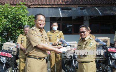 Serahkan Kendaraan Roda Dua Untuk 15 Kecamatan, Pj Bupati Banjarnegara: Upaya Mendorong Optimalisasi PAD
