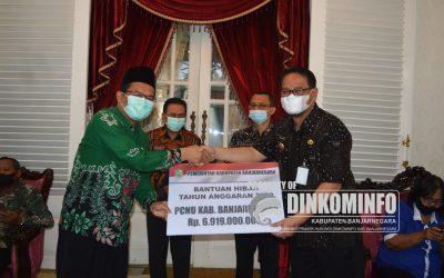 Pemkab Banjarnegara Serahkan Bantuan Hibah sebesar 14.451.000.000 untuk 12 Organisasi Kemasyarakatan