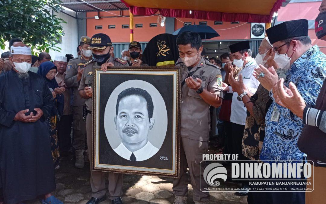 Ribuan Warga Antar Jenazah Mantan Wakil Bupati Banjarnegara