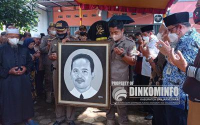 Ribuan Warga Antar Jenazah Mantan Wakil Bupati Banjarnegara