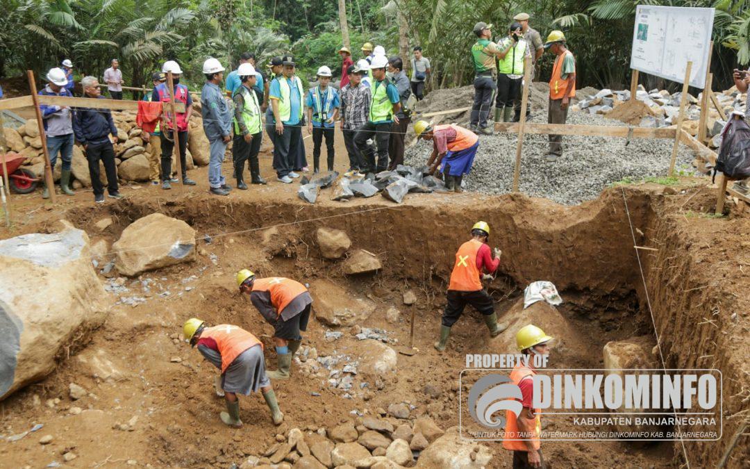 Tinjau Pembangunan SPAM Kali Ori, Pj Bupati Inginkan Pengerjaan Tepat Waktu dan Mutu