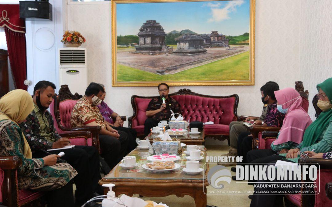 Tenaga Kependidikan Lakukan Audiensi