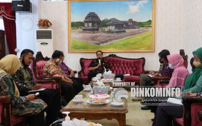 Tenaga Kependidikan Lakukan Audiensi