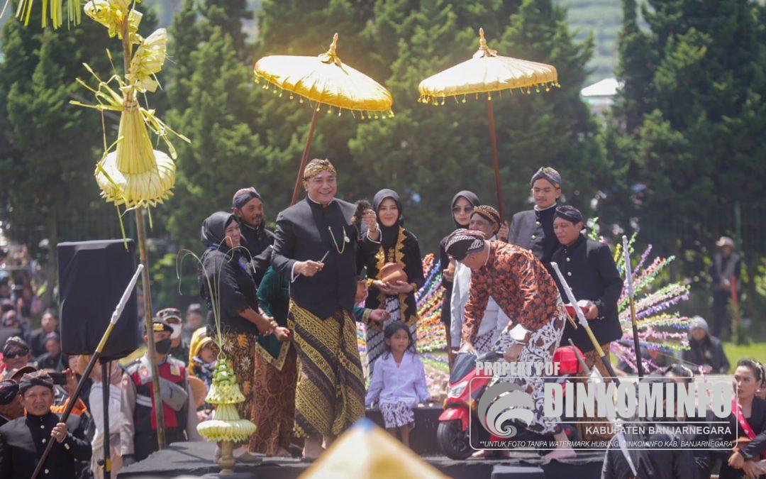 Pemotongan Rambut Gembel 15 Anak Bajang, Puncaki Gelaran DCF 2022