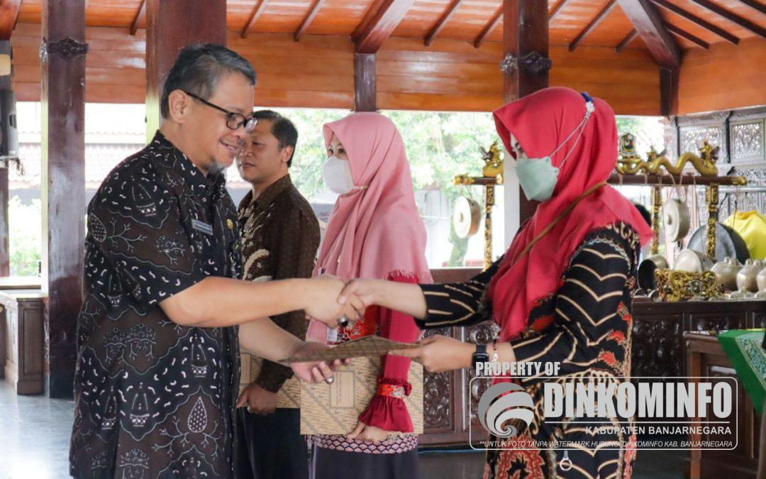 Serahkan SK Kenaikan Pangkat PNS, Pj Bupati: Jadikan Motivasi Tingkatkan Kinerja