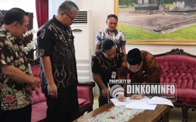 PJ Bupati Serahkan Dana Hibah untuk Ormas