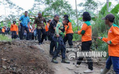 Pj Bupati Tinjau Ruas Bantar-Suwidak yang Amblas Satu Meter