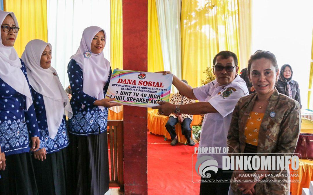 Bantuan 9 Unit  Smart TV dan Speaker Aktif Diserahkan Kepada Lembaga PAUD di Kecamatan Pagedongan