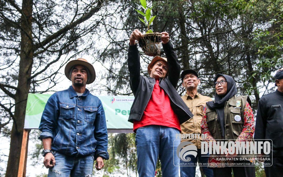 Ganjar Pranowo Tanam Kopi Arabica dan Sambangi KWT Binaan UPLAND