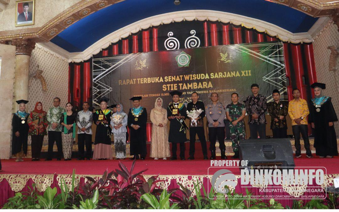Wisuda Sarjana Ke-12, Pj Bupati Harapkan STIE Tambara Tingkatkan Peran dalam Pembangunan