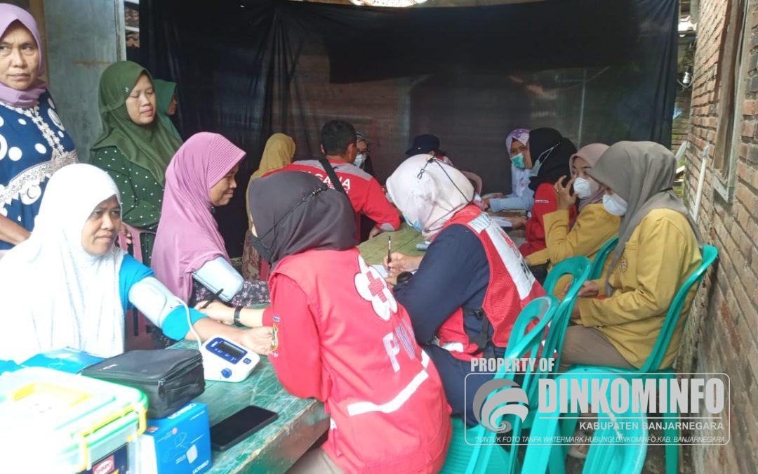 PMI dan Puskesmas Mandiraja Gelar Pengobatan Gratis