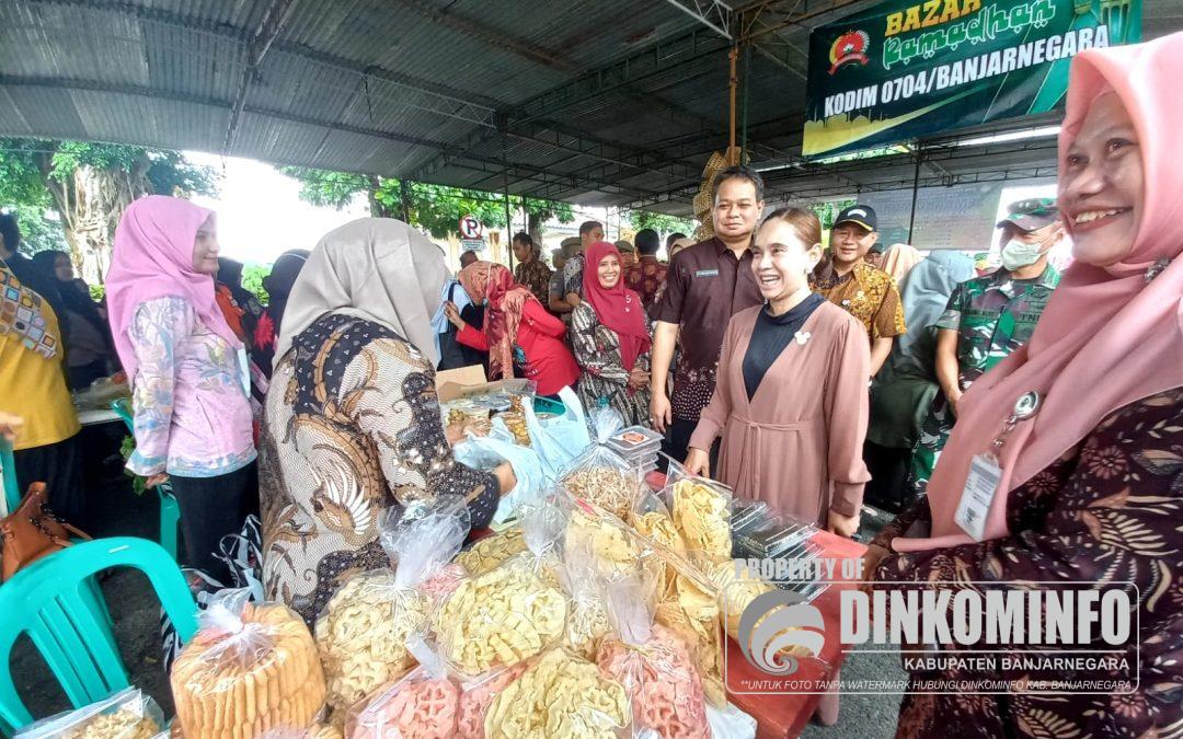 Warga Serbu Sembako Murah dan Kebutuhan Pokok di Pasar Ramadhan