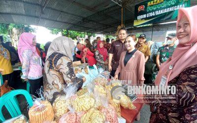 Warga Serbu Sembako Murah dan Kebutuhan Pokok di Pasar Ramadhan