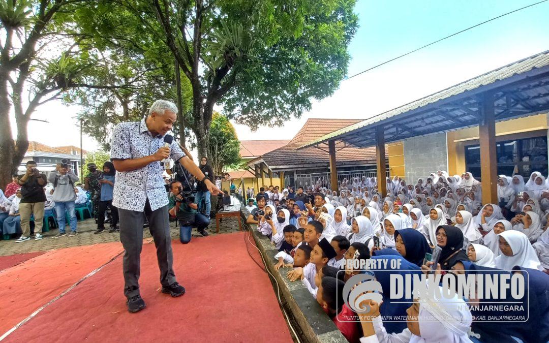 Sambangi Smansaka, Gubernur Ganjar Ajarkan Siswa Berbudaya, Pahami Toleransi dan Anti Hoaks