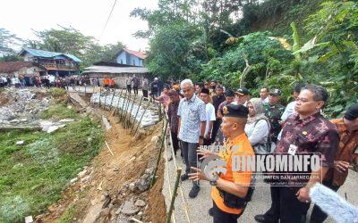 Tinjau Jalan Rusak, Gubernur Ganjar Minta Pemkab Segera Lakukan Perbaikan