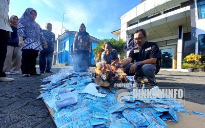 Dindukcapil Banjarnegara Musnahkan 49.202 E-KTP Rusak dan Invalid