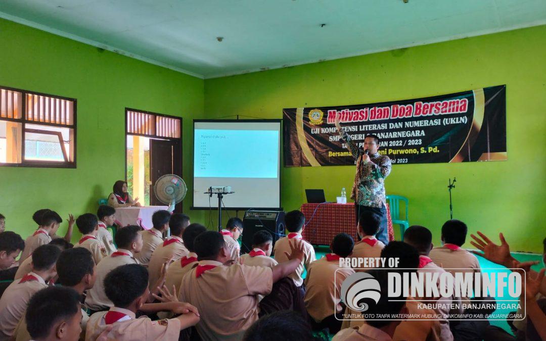 Jelang UKLN, SMPN 3 Banjarnegara Gelar Training Motivasi Literasi