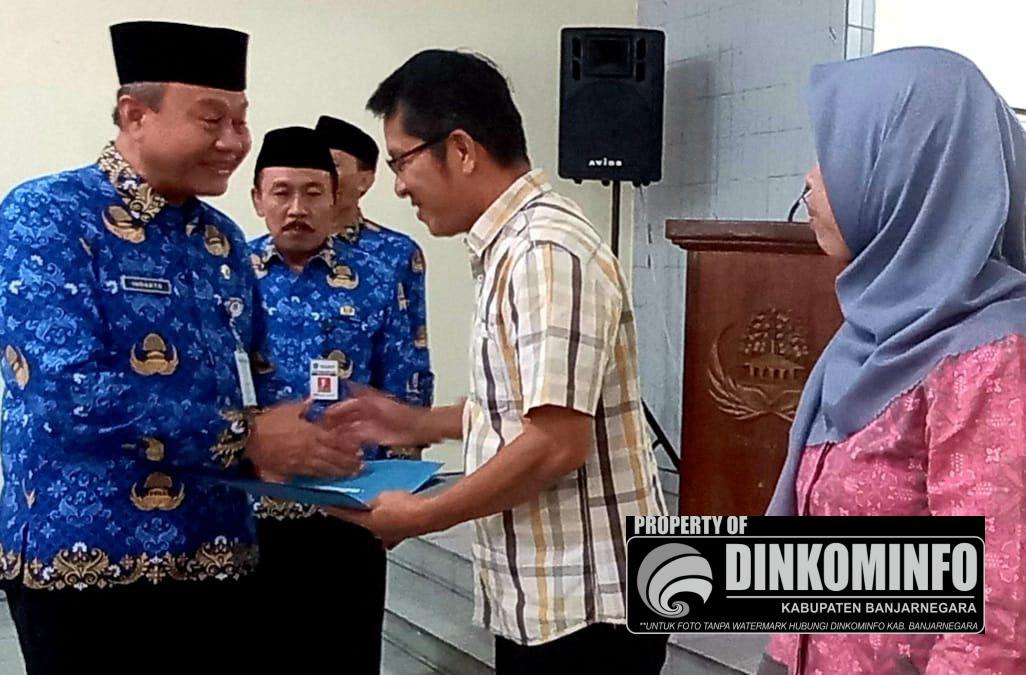 KORPRI Serahkan Dansos untuk Anggota yang Purna Tugas, Meninggal, dan MutasiÂ