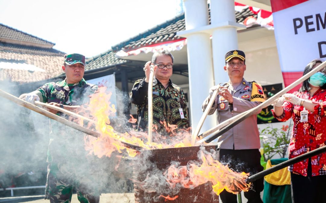Kejari Banjarnegara Musnahkan Barang Bukti 21 Perkara Tindakan Pidana Umum