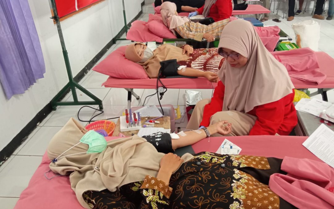 Sambut HUT RI ke 78, Warga Susukan Banjarnegara Bersama TNI Gelar Aksi Sumbang Darah