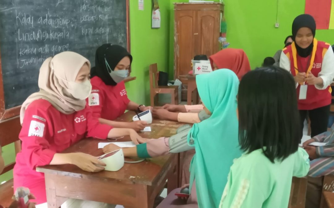 Puluhan Warga Desa Panerusan Kulon Antusias Ikuti Pemeriksaan Kesehatan Bersama PMI