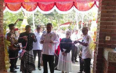 Tri Harso Resmikan Balai Pertemuan Ã¢â‚¬Å“Kuncen KalimasÃ¢â‚¬Â Desa Sawal