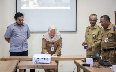 Dindukcapil Banjarnegara Perpanjang Kerja Sama Dengan Kantor Pos untuk Pengiriman Dokumen Kependudukan