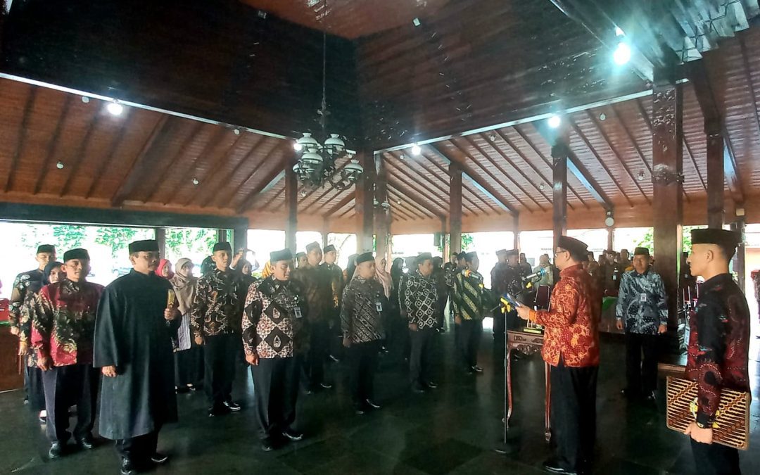 Pj Bupati Lantik Lima Pejabat Pimpinan Tinggi Pratama dan Fungsional PPPK
